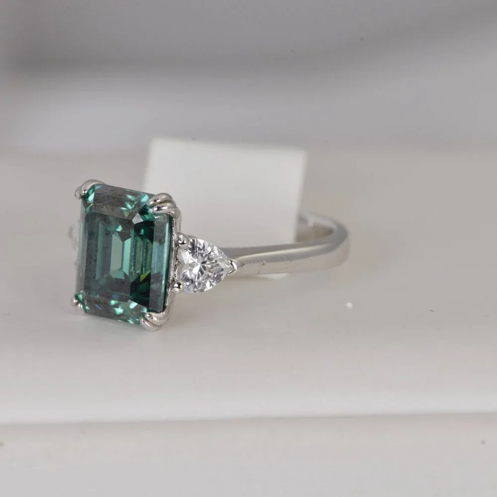 4.0 ct Emerald Green Cut Moissanite Engagement Ring 925